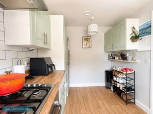 Kitchen- click for photo gallery